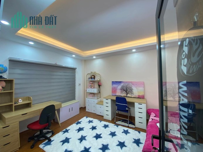 Bán căn nhà 97m2 phố Âu Cơ, Tây Hồ Chủ tự xây 12 ngủ 10m Ô tô tránh 7.4 Tỷ