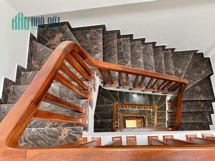 Bán nhà 96m2 phố Âu Cơ, Tây Hồ Chủ tự xây 12 phòng ngủ 10m Ô tô tránh 7.1 Tỷ