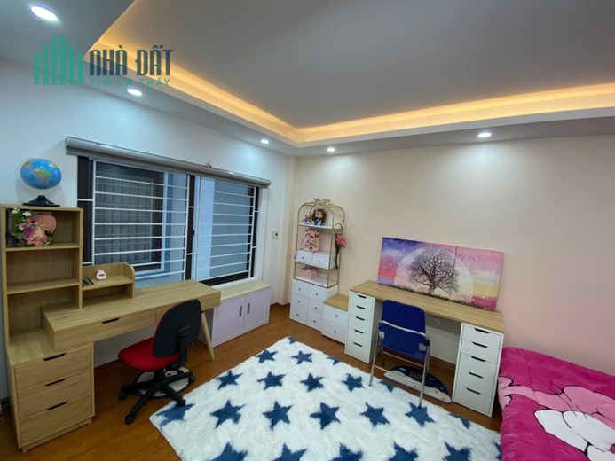 Bán căn nhà 92m2 phố Âu Cơ, Tây Hồ Dân xây 12 ngủ 10m Ô tô tránh 7 Tỷ