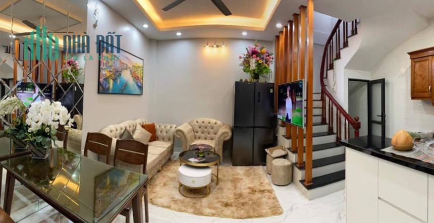 Bán căn nhà 94m2 phố Âu Cơ, Tây Hồ Chủ tự xây 12 phòng ngủ Ô tô tránh nhau 10m 7.3 Tỷ