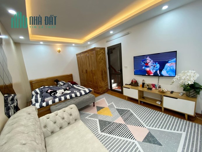 Bán ngôi nhà 91m2 phố Âu Cơ, Tây Hồ Chủ tự xây 12 ngủ Ô tô tránh 10m 7.5 Tỷ