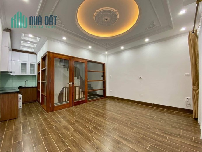 Bán nhà 95m2 phố Âu Cơ, Tây Hồ Chủ tự xây 12 ngủ Ô tô đô cổng 7.2 Tỷ