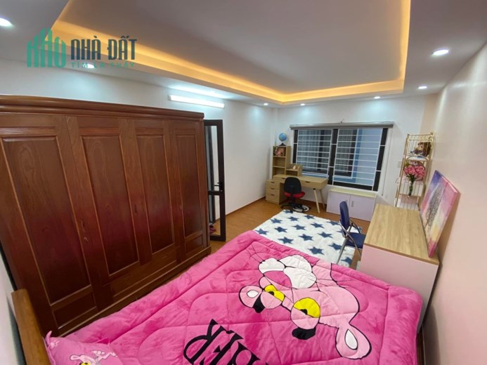 Bán căn nhà 96m2 phố Âu Cơ, Tây Hồ Chủ tự xây 12 ngủ Ô tô tránh nhau 10m 7.5 Tỷ
