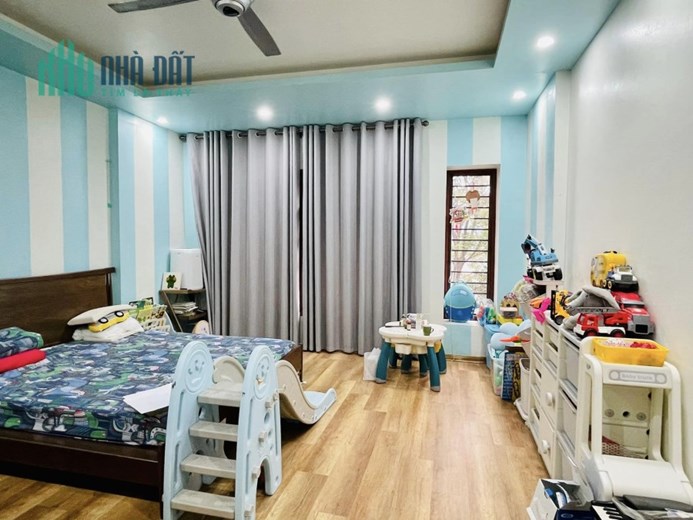 Siêu Hiếm! Bán nhà Ngô Thì Nhậm, Hà Đông 44m2x 5T, MT4m Giá rẻ!
