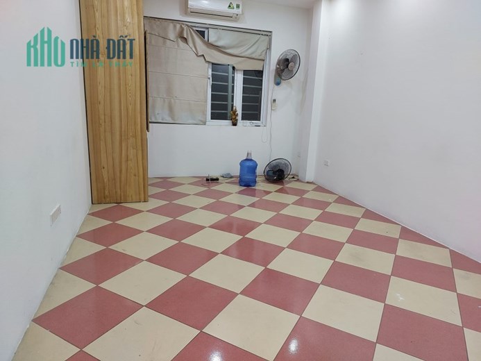 Cho thuê mặt bằng ở và KD, VP, mặt phố 21m2, Hoàng Quốc Việt, 4 tr.