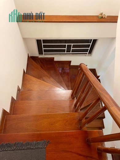 Bán nhà Thái Thịnh, Ngõ thông, ô tô tránh xe máy, DT sử dụng 40m2. Phù hợp để ở -giữ tiền