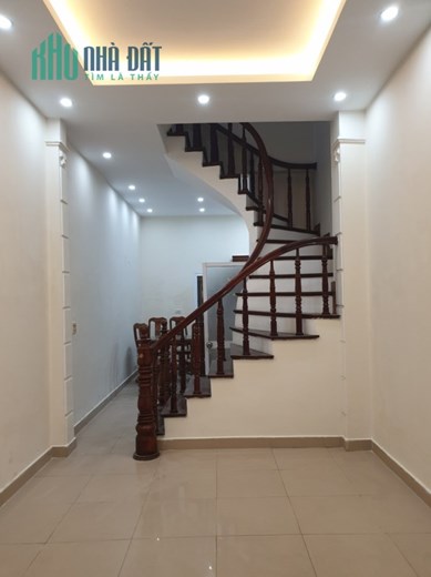 Nhỉnh 3 tỷ có nhà Hào Nam Ô Chợ Dừa 38m 3 ngủ ngõ thông gần chợ ở ngay lh 0817606560