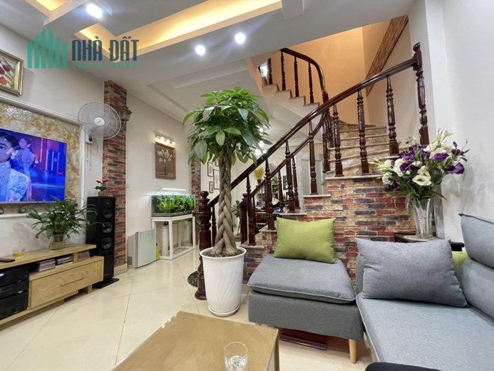 Giá sốc quá! Chùa Láng 3 mặt thoáng, oto đậu cạnh nhà, ngõ cực nông, 50m sổ, 3.5 tỷ