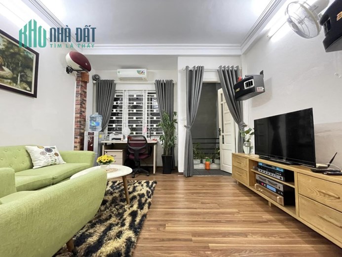 Giá sốc quá! Chùa Láng 3 mặt thoáng, oto đậu cạnh nhà, ngõ cực nông, 50m sổ, 3.5 tỷ
