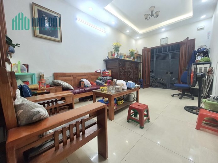 Phân lô phố Hồng Mai, 54m x 4 tầng, 5.25 tỷ, 2 mặt ngõ, ô tô đỗ cổng