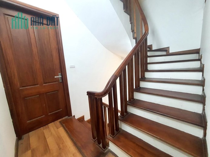 Phân lô phố Hồng Mai, 54m x 4 tầng, 5.25 tỷ, 2 mặt ngõ, ô tô đỗ cổng