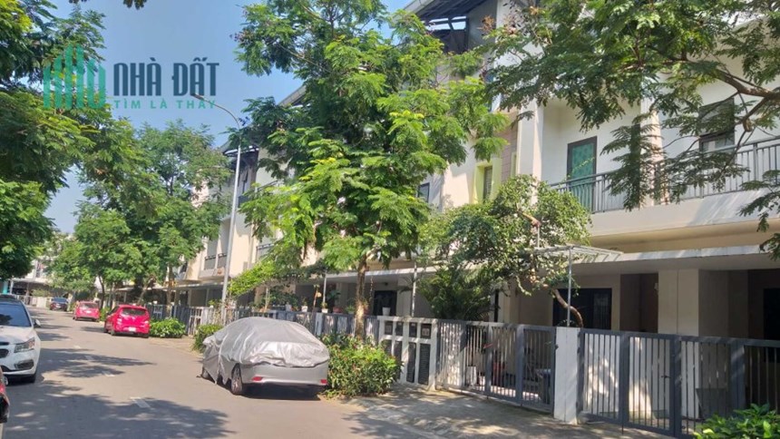 Bán GẤP NHÀ PHỐ 75m2 trong KCN Vsip TP Từ Sơn. Chỉ 3,5x tỷ,