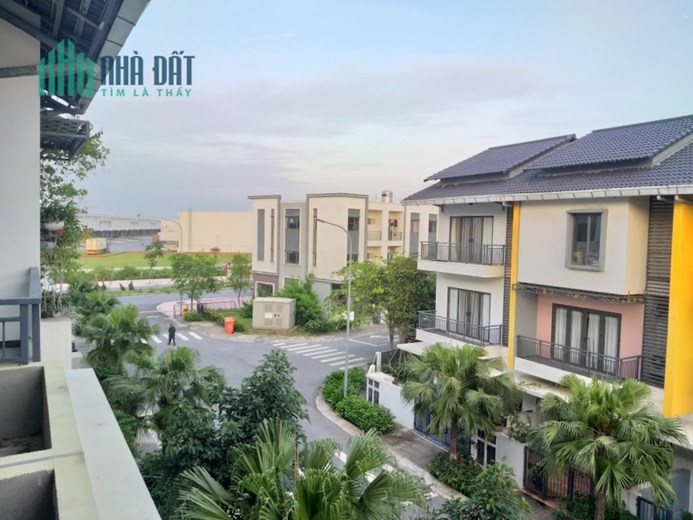 Bán GẤP NHÀ PHỐ 75m2 trong KCN Vsip TP Từ Sơn. Chỉ 3,5x tỷ,