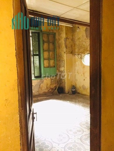 Chính chủ cho thuê mặt bằng kinh doanh 20m2 nằm trên tầng 2 tòa biệt thự cổ ở vị trí rất đẹp thuộc