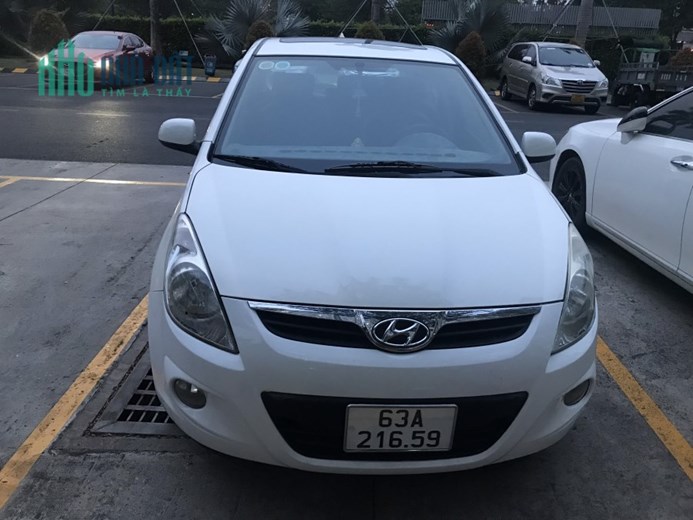 Bán Hyundai i20 trắng chạy êm  Đường Lê Văn Lương, Phường Tân Hưng, Quận 7, Tp Hồ Chí Minh