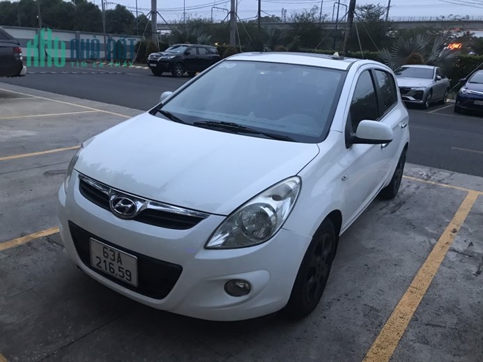 Bán Hyundai i20 trắng chạy êm  Đường Lê Văn Lương, Phường Tân Hưng, Quận 7, Tp Hồ Chí Minh