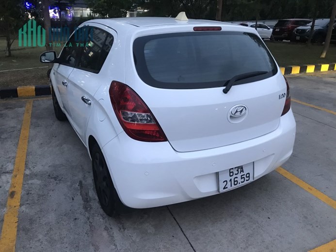 Bán Hyundai i20 trắng chạy êm  Đường Lê Văn Lương, Phường Tân Hưng, Quận 7, Tp Hồ Chí Minh