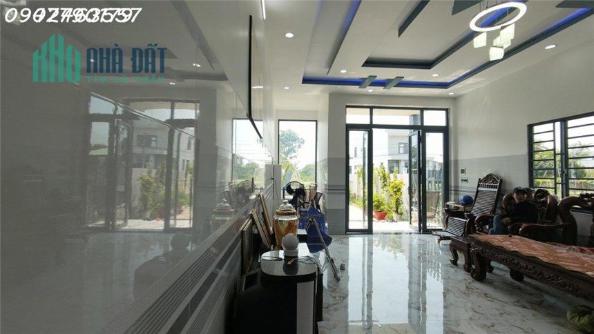 NHÀ TRƯỜNG ĐÔNG, GIÁ BAO THƯƠNG LƯỢNG