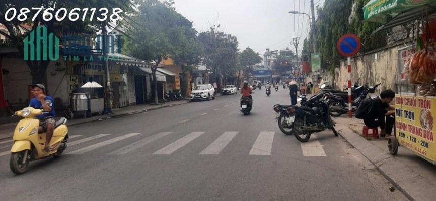 Nhà 2 tầng, diện tích rộng, kiệt ô tô, sổ đẹp, gaanfMej Suốt, sung quanh tiện ích bạt ngàn, giá
