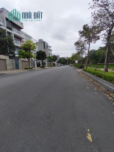 BÁN ĐẤT PHÂN LÔ, NGÕ 163 TƯ ĐÌNH, ANONE MAIL, SÂN GOLF LONG BIÊN, Ô TÔ ,135M2, 4.5M, GIÁ 7.9 TỶ