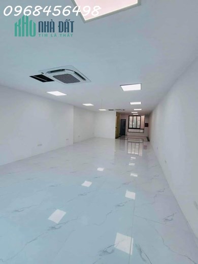 Bán Toà Nhà Văn Phòng Phố Nguyễn Phong Sắc, Cầu Giấy, 97m2, 7 Tầng, Mặt Tiền 5,5m Giá chỉ 18 tỷ