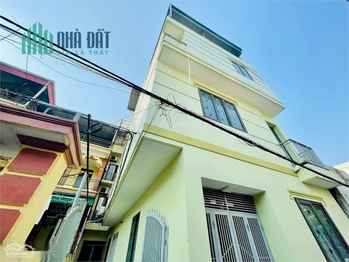Bán nhà diện tích 50m2 tại thị trấn Trạm Trôi mặt tiền 4.5m gí chỉ 2 tỷ 2 đường trước lớn