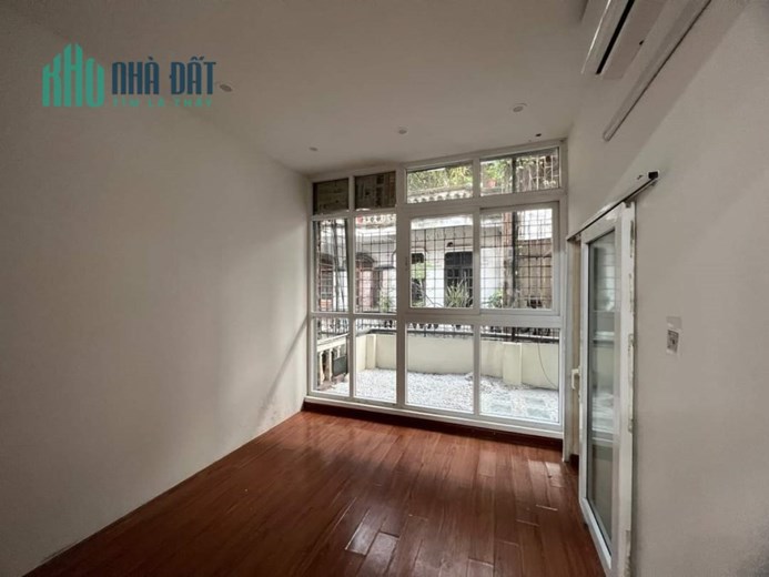 Cho thuê nhà  Hào Nam - Ở - KINH DOANH - 4 NGỦ -- NGÕ 3 GÁC 150m 15 triệu