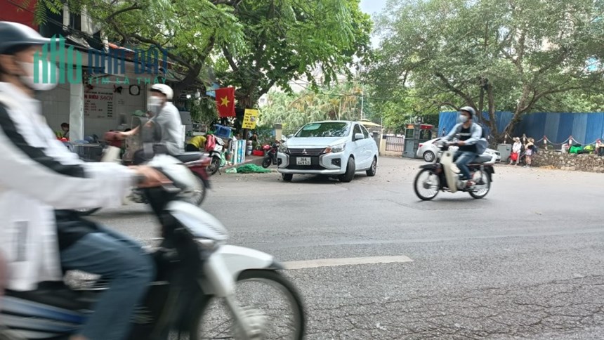 Cho thuê nhà  Hào Nam - Ở - KINH DOANH - 4 NGỦ -- NGÕ 3 GÁC 150m 15 triệu
