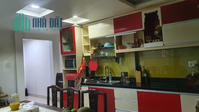 Giáp Q1, bán nhà ngay Phạm Viết Chánh, Bình Thạnh, 5 tầng,  4x11, 8 tỷ 2, TL