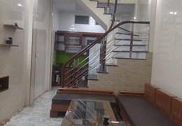 Nhà mới đẹp nguyên căn phân lô Đê La Thành Ba Đinh, 5 tầng, 3 ngủ, ôtô đỗ cửa, 28m* 5T, 15 triệu
