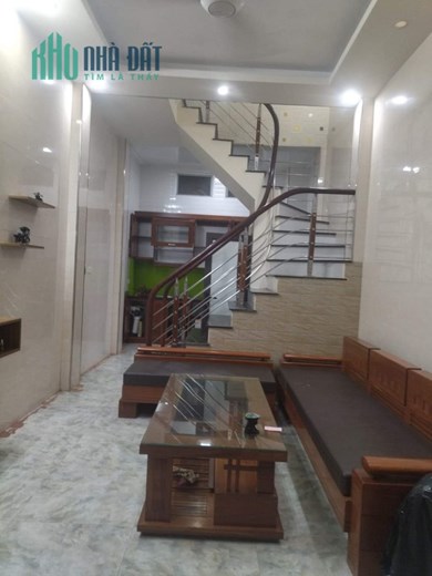 Nhà mới đẹp nguyên căn phân lô Đê La Thành Ba Đinh, 5 tầng, 3 ngủ, ôtô đỗ cửa, 28m* 5T, 15 triệu