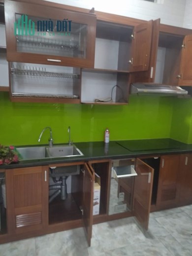 Nhà mới đẹp nguyên căn phân lô Đê La Thành Ba Đinh, 5 tầng, 3 ngủ, ôtô đỗ cửa, 28m* 5T, 15 triệu