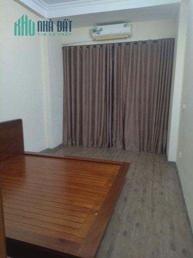 Nhà mới đẹp nguyên căn phân lô Đê La Thành Ba Đinh, 5 tầng, 3 ngủ, ôtô đỗ cửa, 28m* 5T, 15 triệu