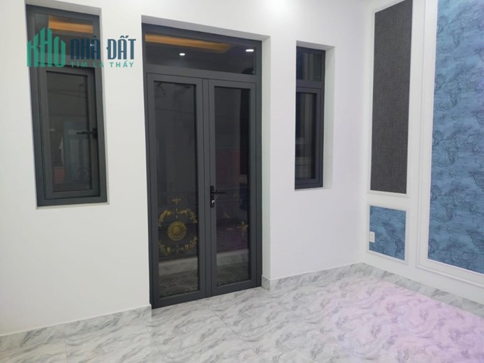 NHÀ MỚI CHƯA Ở - 3 TẤM ĐÚC PHONG CÁCH CỔ ĐIỂN - HẺM XE HƠI - CÁCH MẶT TIỀN 5M - 4 ty 4