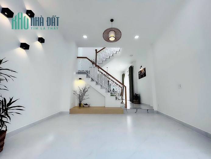 NHÀ ĐẸP MỚI XÂY 2023 GẦN SÂN BAY 6T900 GIẢM MẠNH 6T550 TL
TT GÒ VẤP GIÁP BÌNH THẠNH - PHẠM NGŨ LÃO