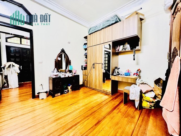 BÁN NHÀ PHỐ NGUYỄN NGỌC VŨ, 61M, 4 TẦNG, MẶT TIỀN 4.1M, NGÕ Ô TÔ VÀO NHÀ.