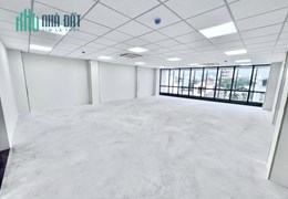 Bán Tòa Nhà 35m*12m . 3 tầng , 3 mặt tiền : 978m2 giá còn 70 tỷ