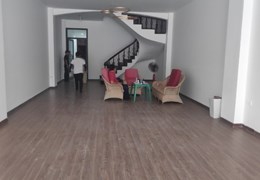 Cho thuê nhà 132m2 x 5 tầng mặt phố Trung Hòa Cầu Giấy