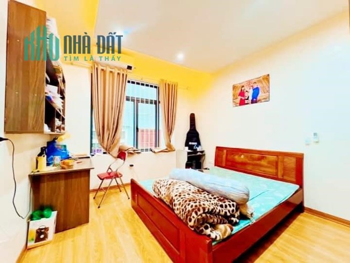 TRUNG TÂM Ô CHỢ DỪA NGÕ 2 XE MÁY TRÁNH NHÀ 5 TẦNG DT:35M2 MT:4.5M 3 PHÒNG NGỦ CHỦ BÁN ĐỂ LẠI TOÀN