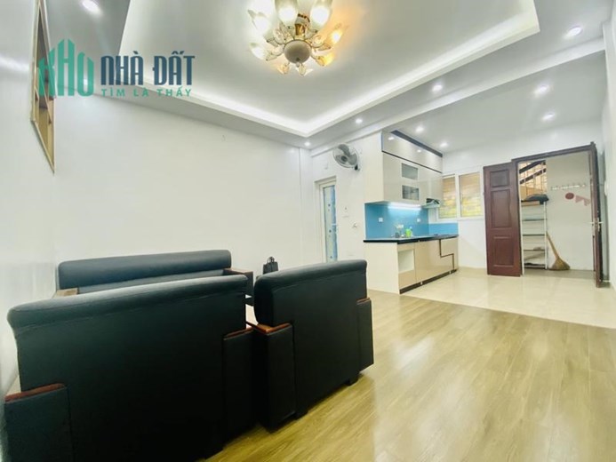 Chung Cư View Hồ Giảng Võ, 2 Phòng Ngủ, 68m2, Bán 2.92 Tỷ