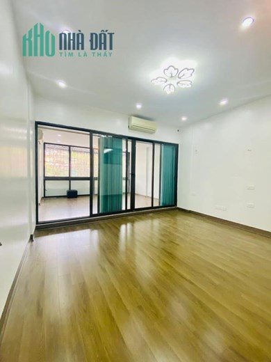 Chung Cư View Hồ Giảng Võ, 2 Phòng Ngủ, 68m2, Bán 2.92 Tỷ