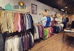 Mình cần sang shop áo quần ở đầu đường Nguyễn Bính, 55m2, có sân đậu xe.