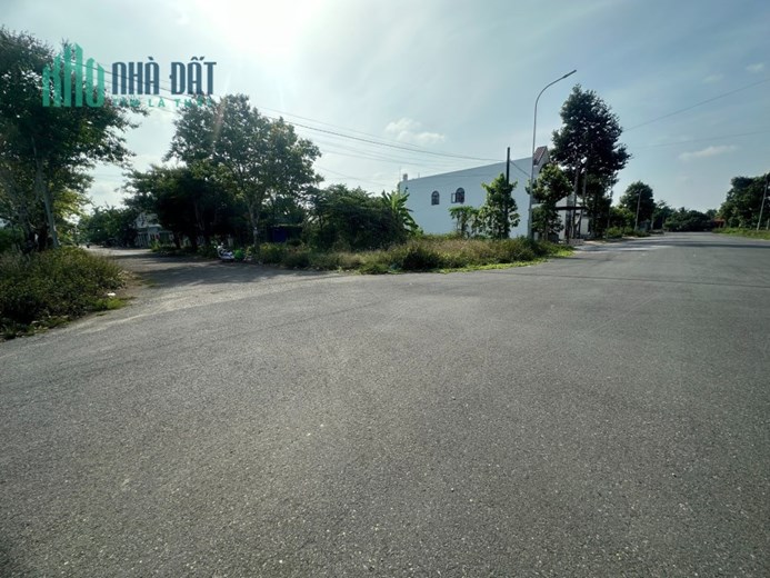Nền 50A4 lô góc 2 mặt tiền KDC Tân Phú, Cái Răng, Tp Cần Thơ