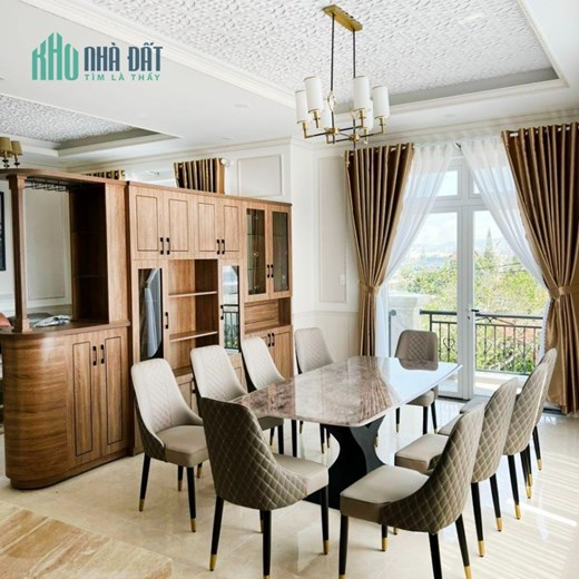 Bán biệt thự mặt đường chính Trần Quang Khải, Đà Lạt, 305m2, 33.5 tỷ, sân vườn tiểu cảnh