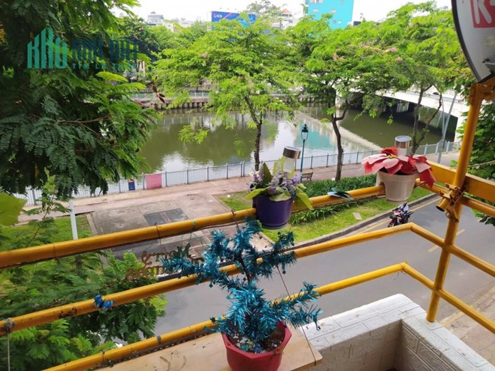 CHO THUÊ PHÒNG CÓ BAN CÔNG, 121A Hoàng Sa, phường Tân Định, Quận 1