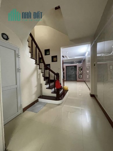 Cho thuê nhà 25tr/tháng sau Mặt Phố Đặng Văn Ngữ, 70mx4 tầng, ngõ gần.