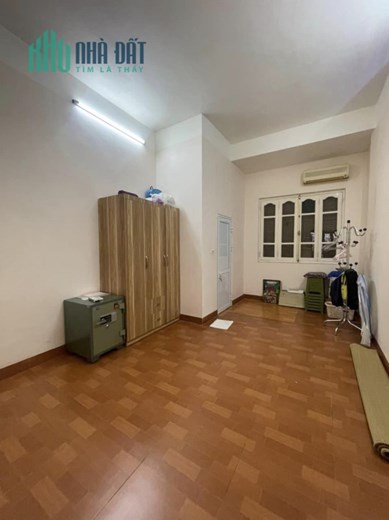 Cho thuê nhà 25tr/tháng sau Mặt Phố Đặng Văn Ngữ, 70mx4 tầng, ngõ gần.