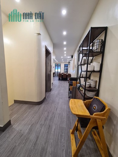 Bán Nhà Mặt Phố Giảng Võ Đống Đa 82m - 6  Tầng - MT 5.1m Giá 42 tỷ