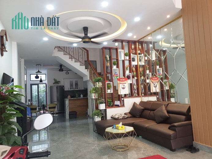 Chính Chủ Bán Nhà Mặt Phố Siêu Đẹp –Quận 2- 90m-5Tầng, TẶNG NỘI THẤT XỊN ĐẸP, Nhỉnh 10Tỷ