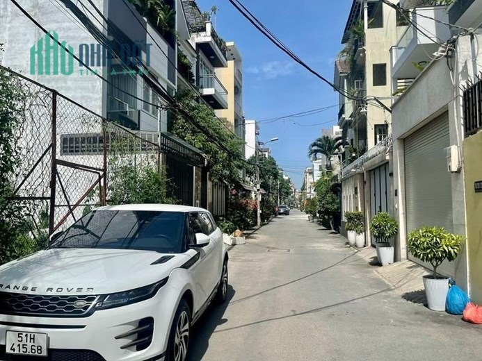 BÁN BIỆT THỰ gần HimLam Quận 7_ Ngang 10m, Có Sân vườn_ NHỈNH 26 Tỷ